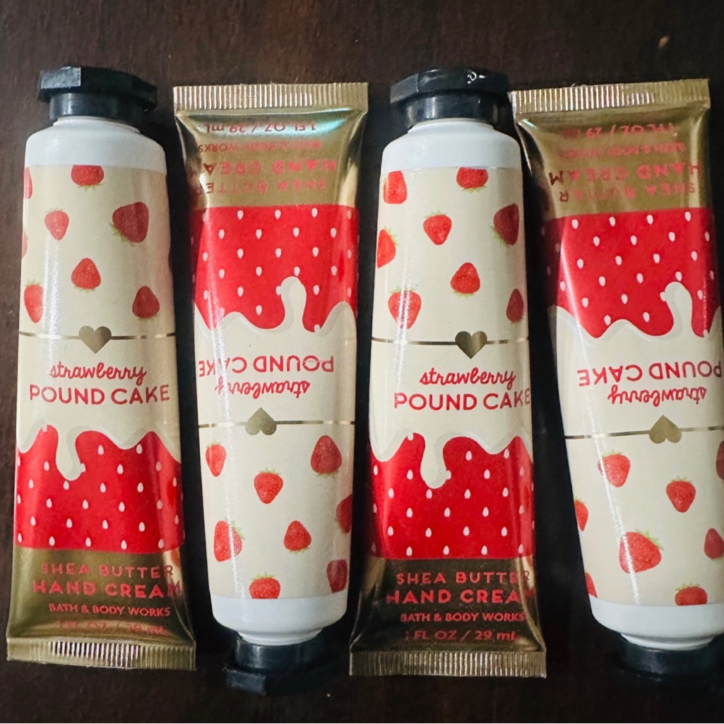 Bath  Body Works Strawberry Poundcake 1 Oz Ea Hand Cream X 4  All 4 New